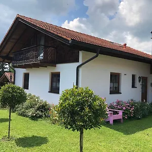 Seehäuschen - Waging Tettenhausen Ferienhaus Waging am See
